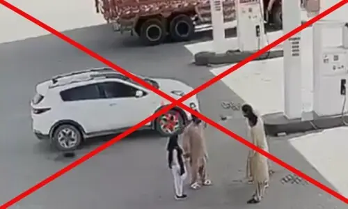 Viral video of schoolgirl pulling gun on men harassing father is scripted Viral video of schoolgirl pulling gun on men harassing father is scripted