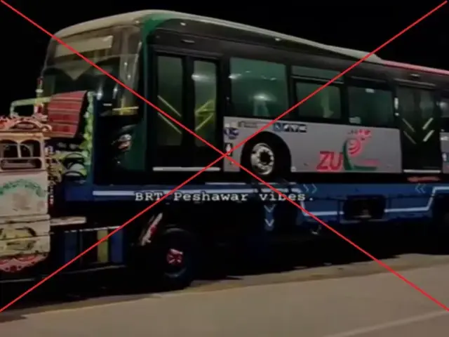 Viral video does not show Peshawar BRT buses being moved to Punjab after governor's rule in K-P